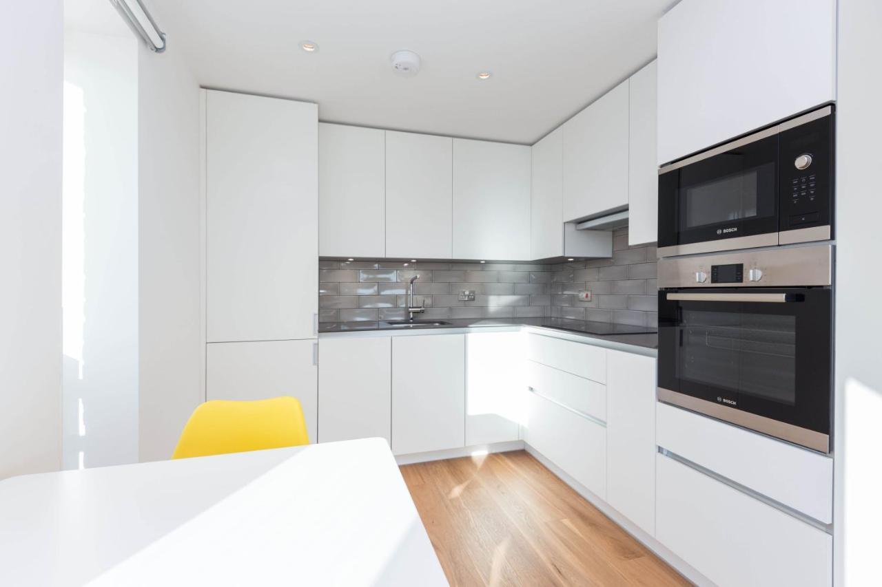 Spacious & Modern 1 Bedroom Close To Station In E16 Londra Dış mekan fotoğraf
